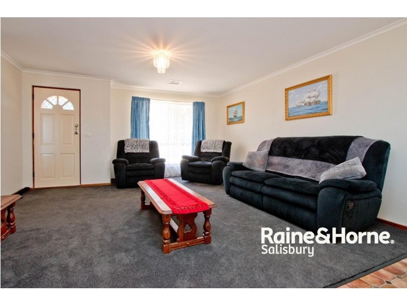 17 Grant Avenue, Salisbury Downs SA 5108