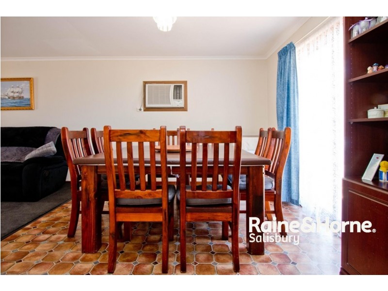 17 Grant Avenue, Salisbury Downs SA 5108