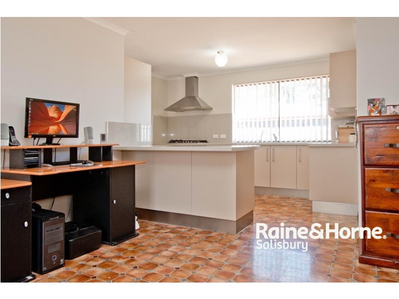 17 Grant Avenue, Salisbury Downs SA 5108