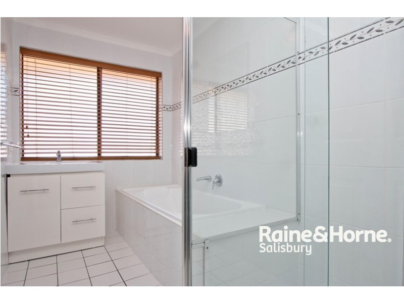 17 Grant Avenue, Salisbury Downs SA 5108