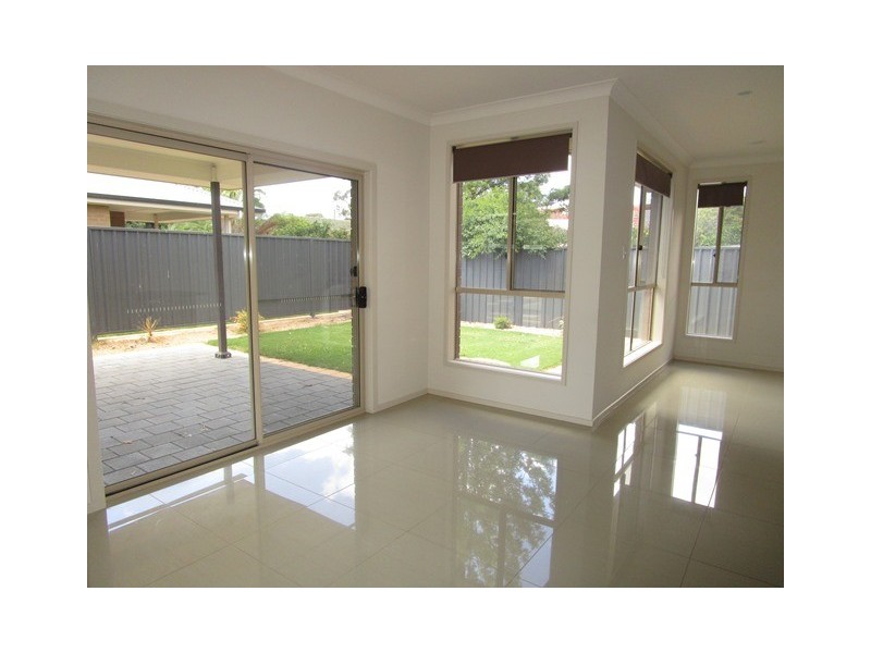 2/5 Friar Court, Salisbury East SA 5109