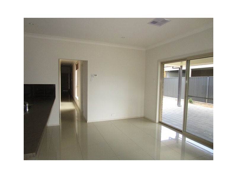 2/5 Friar Court, Salisbury East SA 5109