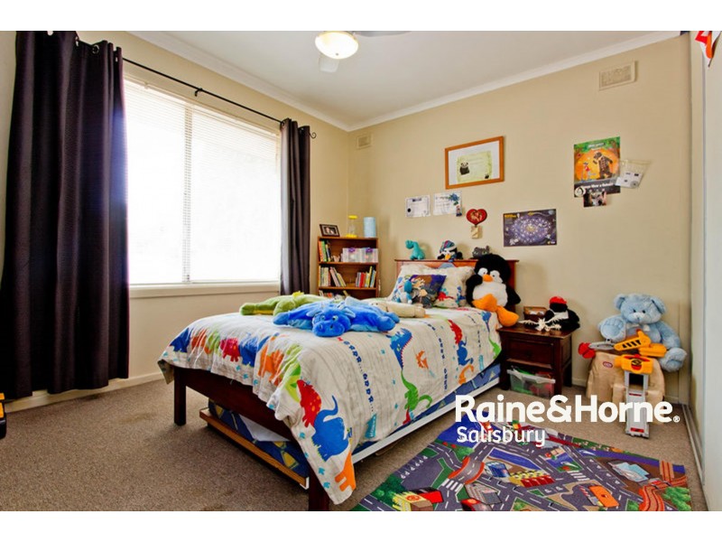 12 Liverpool Crescent, Salisbury East SA 5109