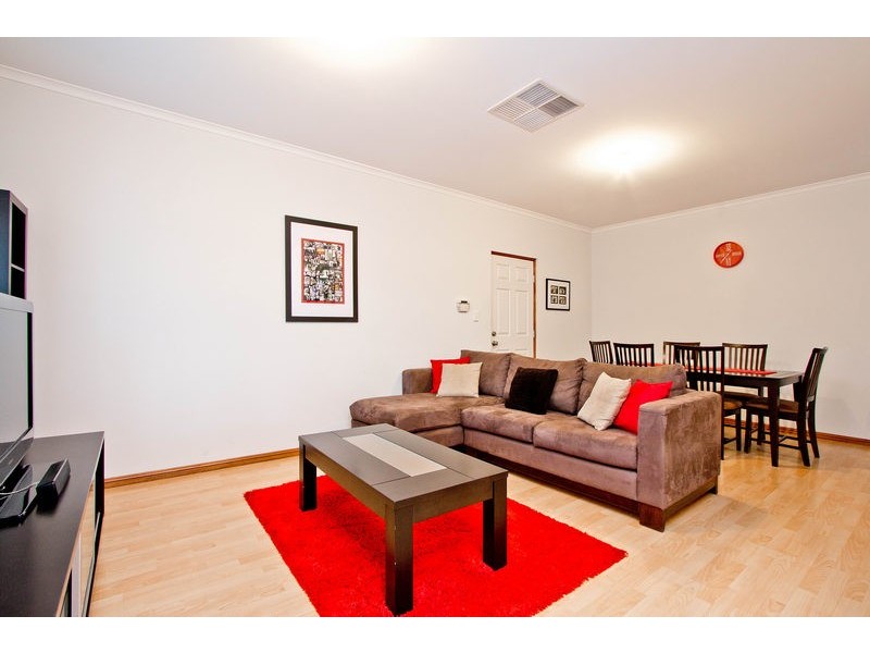 8 Maquarie Street, Mawson Lakes SA 5095