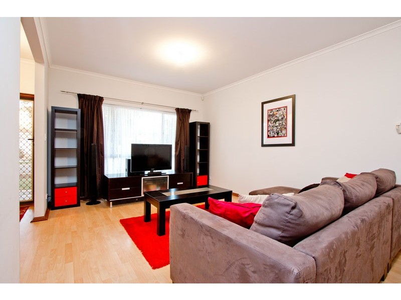 8 Maquarie Street, Mawson Lakes SA 5095