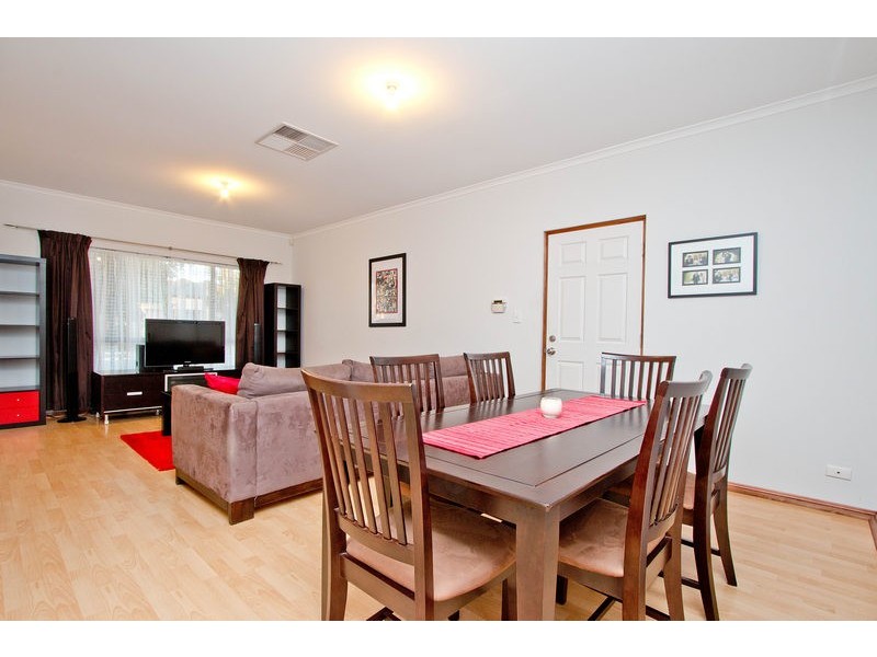 8 Maquarie Street, Mawson Lakes SA 5095