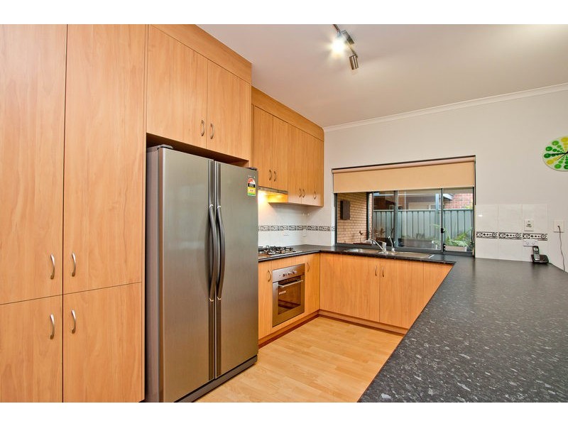 8 Maquarie Street, Mawson Lakes SA 5095