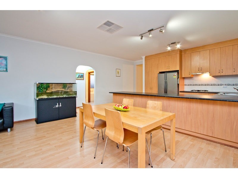 8 Maquarie Street, Mawson Lakes SA 5095