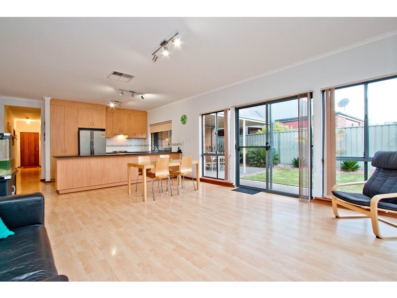 8 Maquarie Street, Mawson Lakes SA 5095