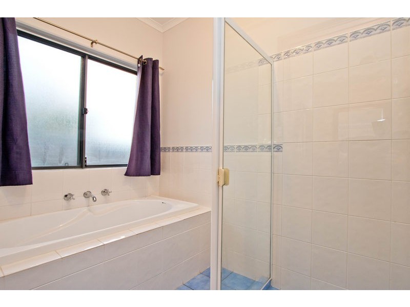 8 Maquarie Street, Mawson Lakes SA 5095