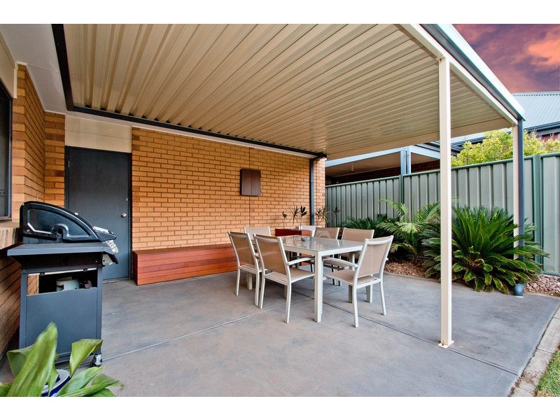 8 Maquarie Street, Mawson Lakes SA 5095