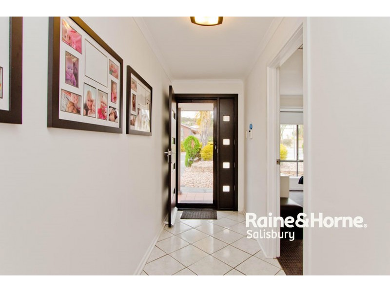 37 Pacific Boulevard, Hillbank SA 5112