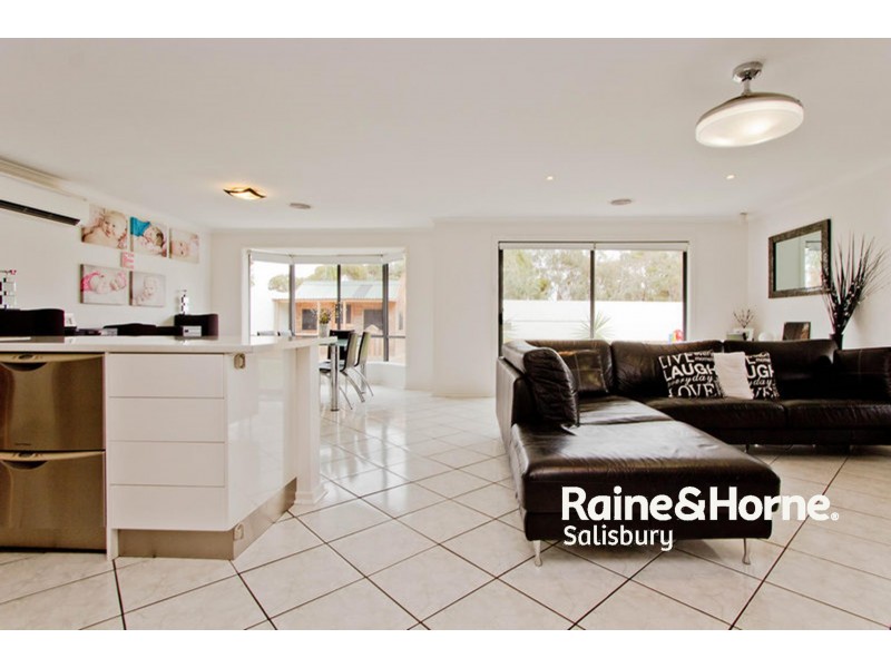 37 Pacific Boulevard, Hillbank SA 5112