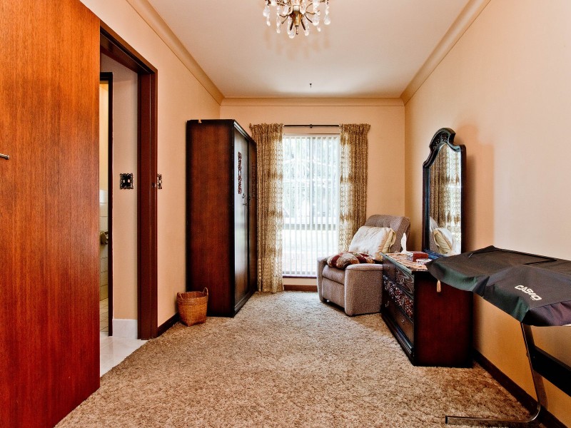 10 Granada Avenue, Gulfview Heights SA 5096