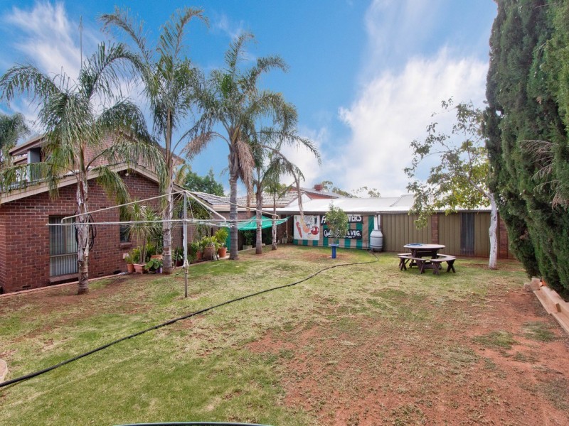 10 Granada Avenue, Gulfview Heights SA 5096