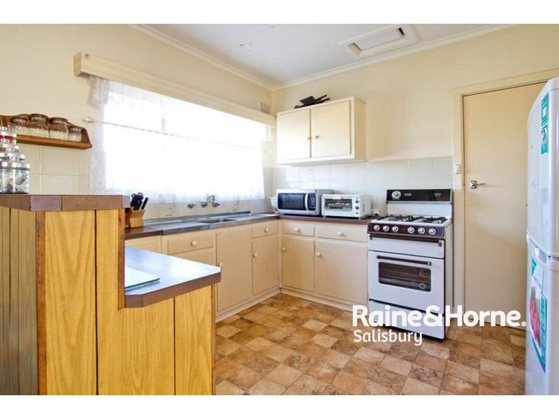 20 Bolton Road, Para Hills SA 5096