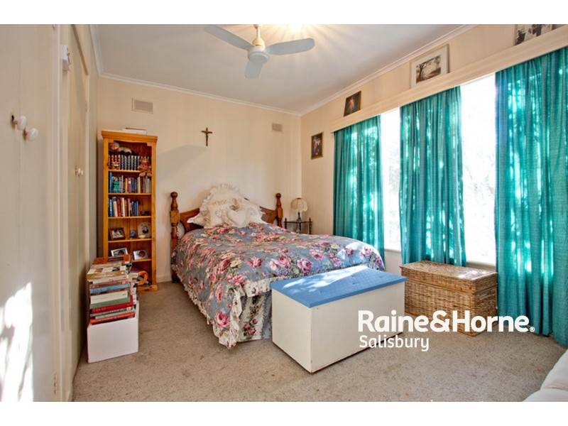 20 Bolton Road, Para Hills SA 5096