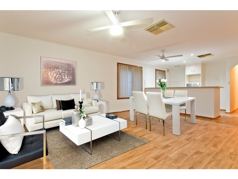 15 Crown Crescent, Paralowie SA 5108