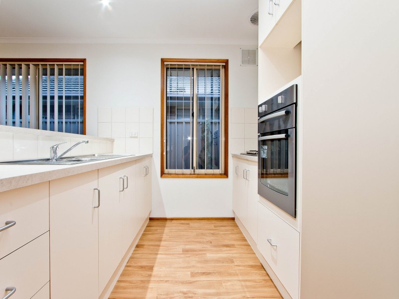 15 Crown Crescent, Paralowie SA 5108