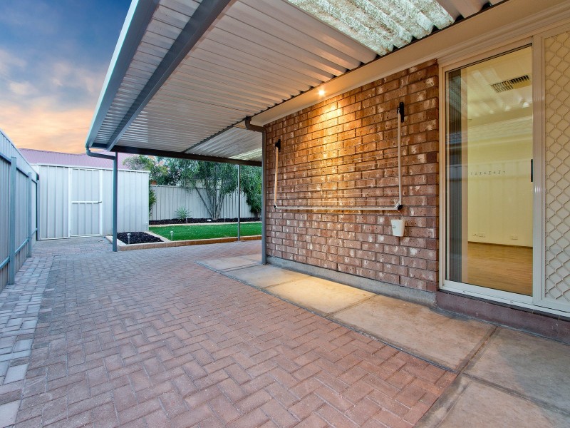 15 Crown Crescent, Paralowie SA 5108