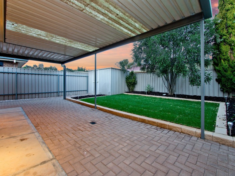 15 Crown Crescent, Paralowie SA 5108