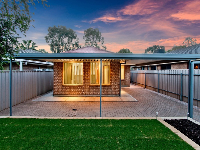 15 Crown Crescent, Paralowie SA 5108