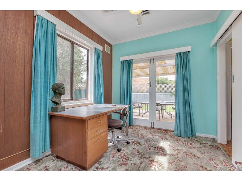 24 Hamblynn Road, Elizabeth Downs SA 5113