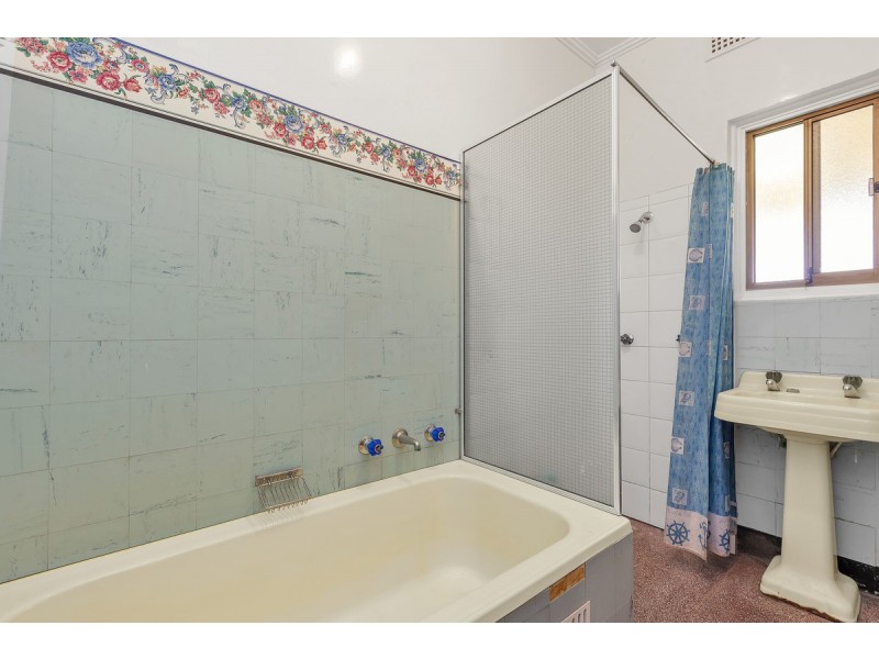 24 Hamblynn Road, Elizabeth Downs SA 5113