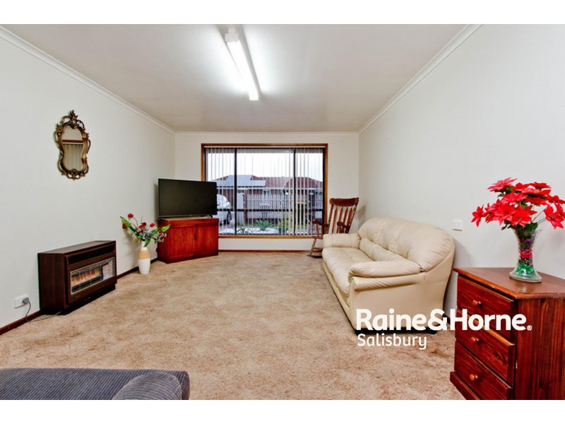 1 Commodore Parade, Andrews Farm SA 5114