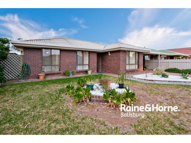 1 Commodore Parade, Andrews Farm SA 5114