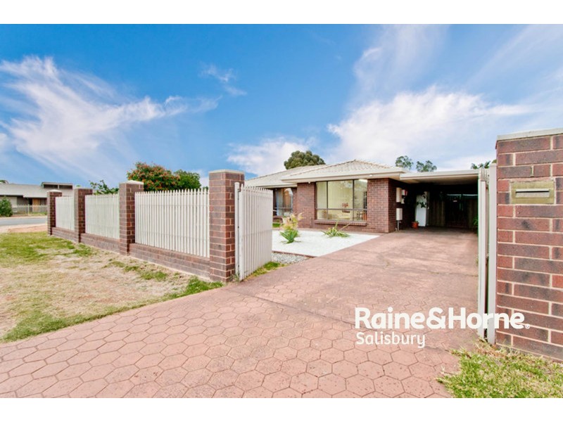 1 Commodore Parade, Andrews Farm SA 5114