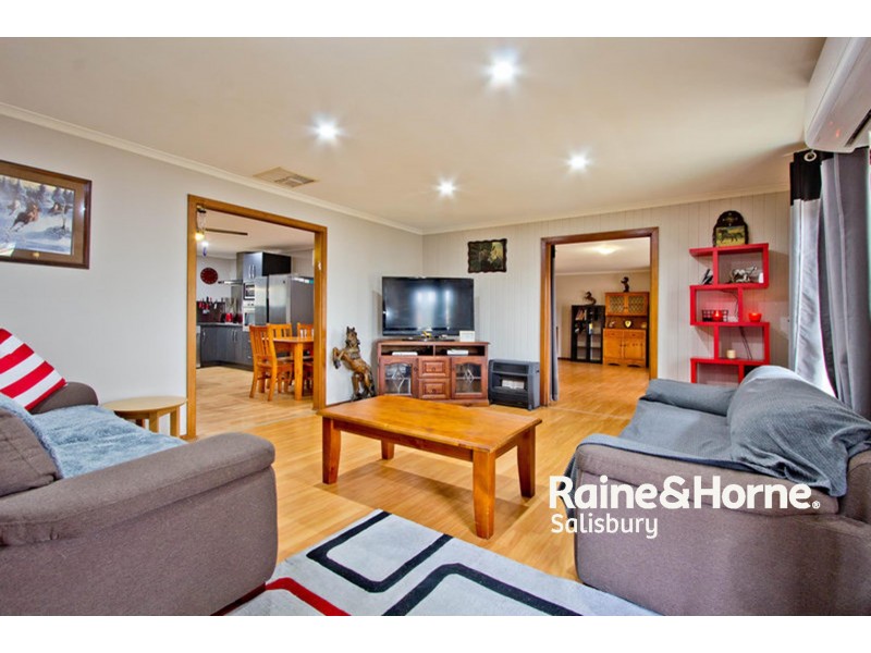 26 Alabar Crescent, Globe Derby Park SA 5110