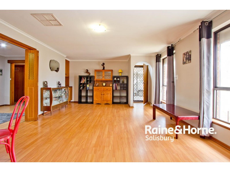 26 Alabar Crescent, Globe Derby Park SA 5110