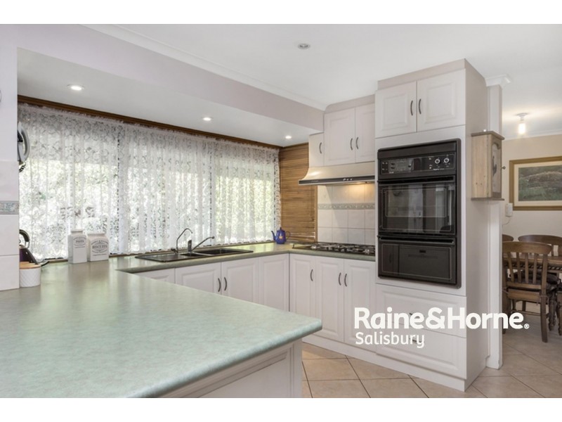 22 Kosmina Crescent, Hillbank SA 5112