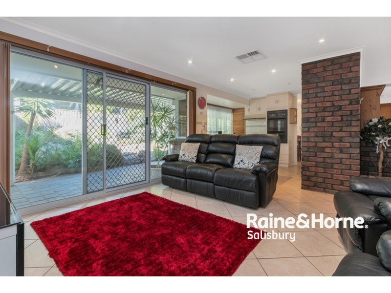 22 Kosmina Crescent, Hillbank SA 5112