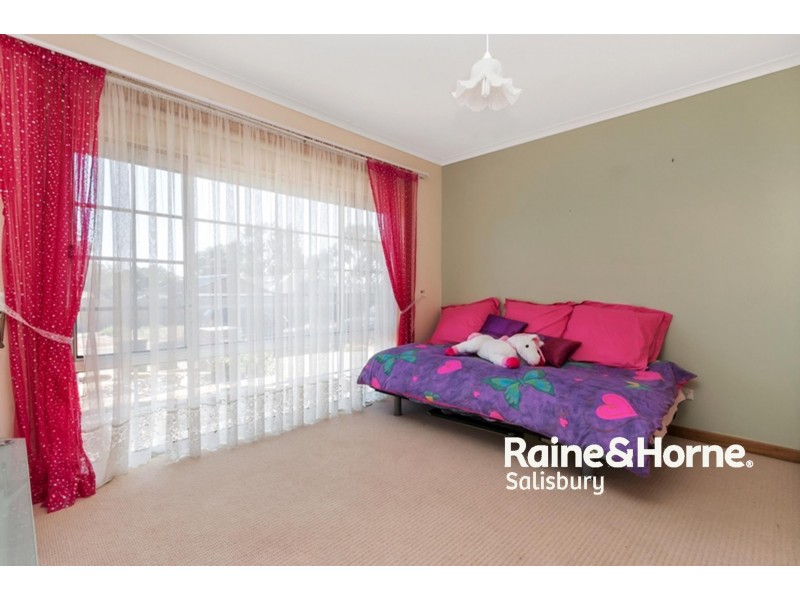 22 Kosmina Crescent, Hillbank SA 5112