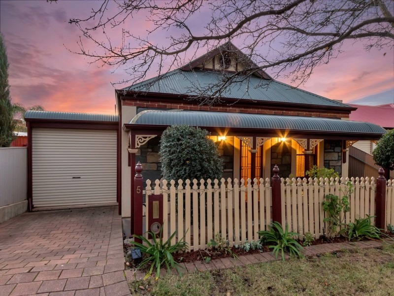 5 Lockwood Drive, Greenwith SA 5125
