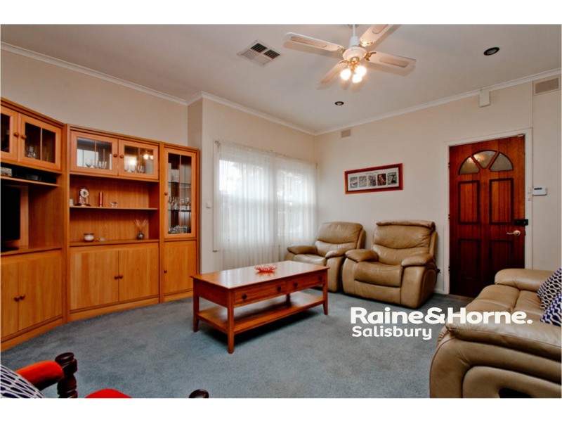18 Underdown Road, Elizabeth South SA 5112