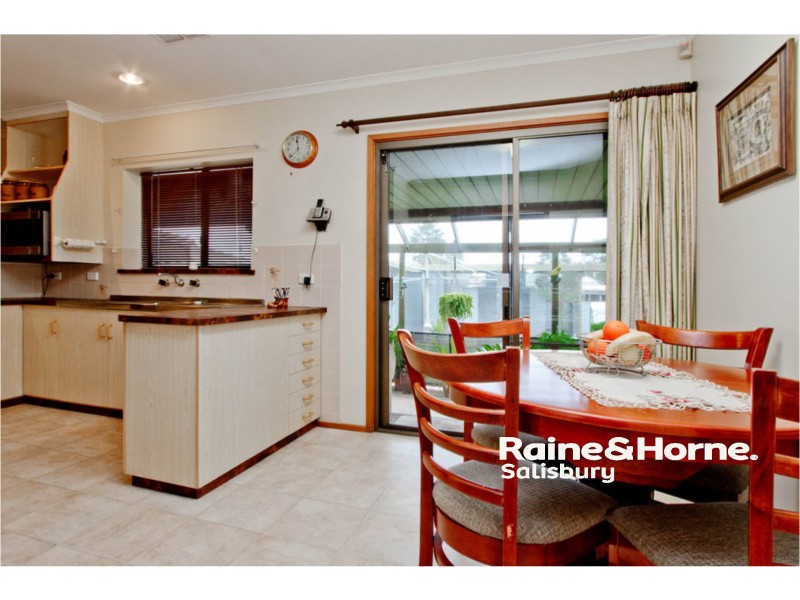 18 Underdown Road, Elizabeth South SA 5112