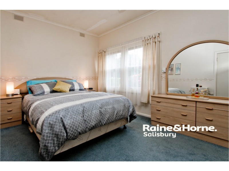 18 Underdown Road, Elizabeth South SA 5112