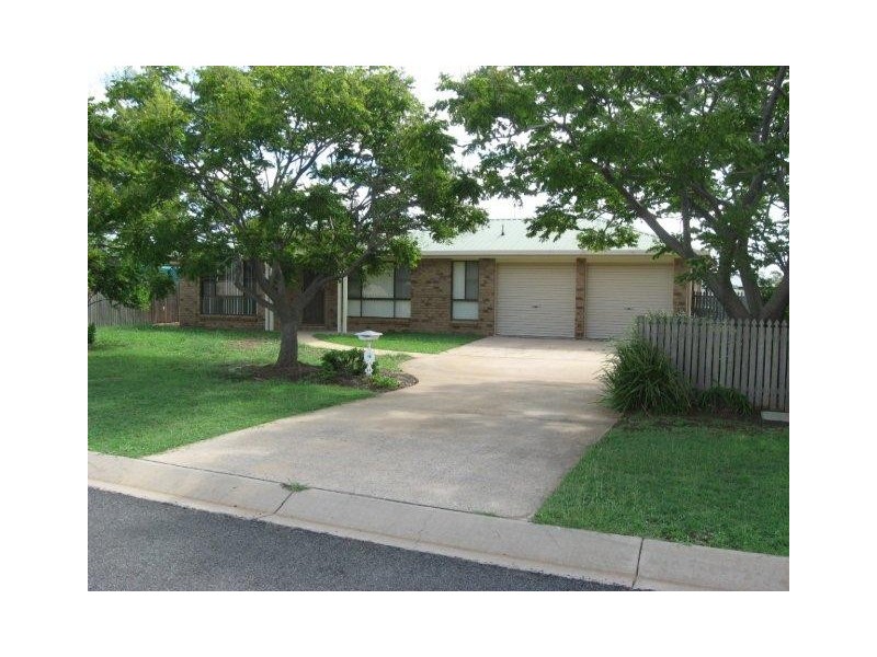 25 Joseph Street, Oakey QLD 4401