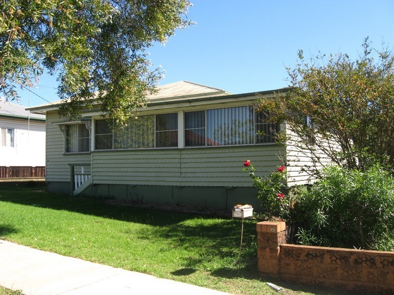 57 Hillview Av, Newtown QLD 4350