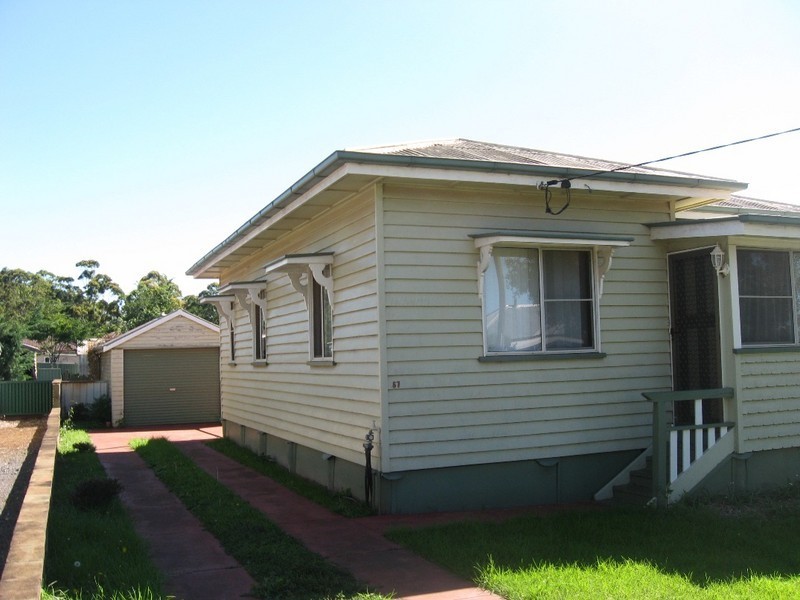 57 Hillview Av, Newtown QLD 4350