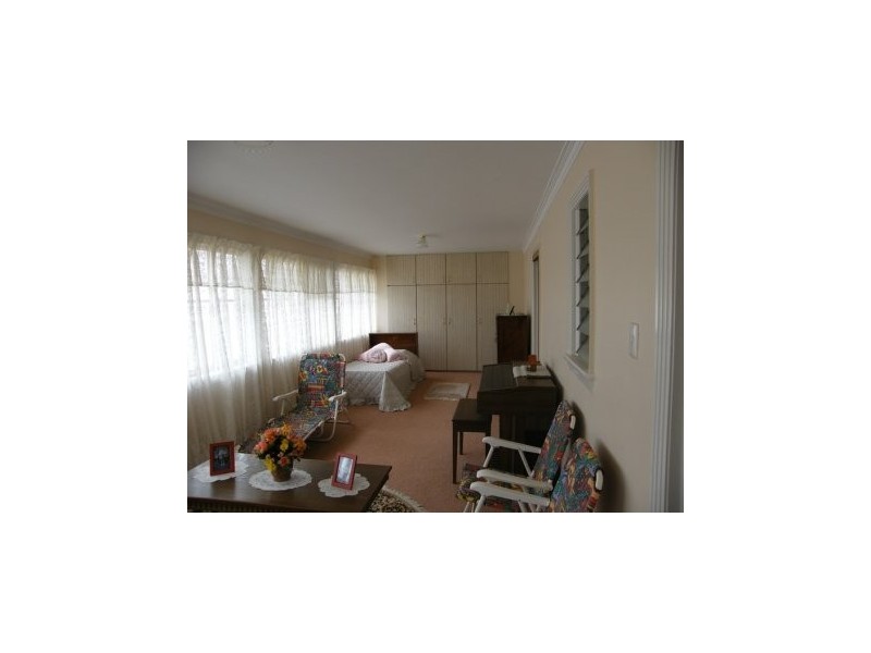 5 BELL STREET, Oakey QLD 4401