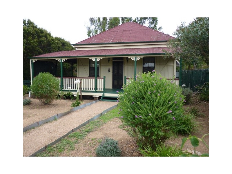 152 Kent Street, Oakey QLD 4401