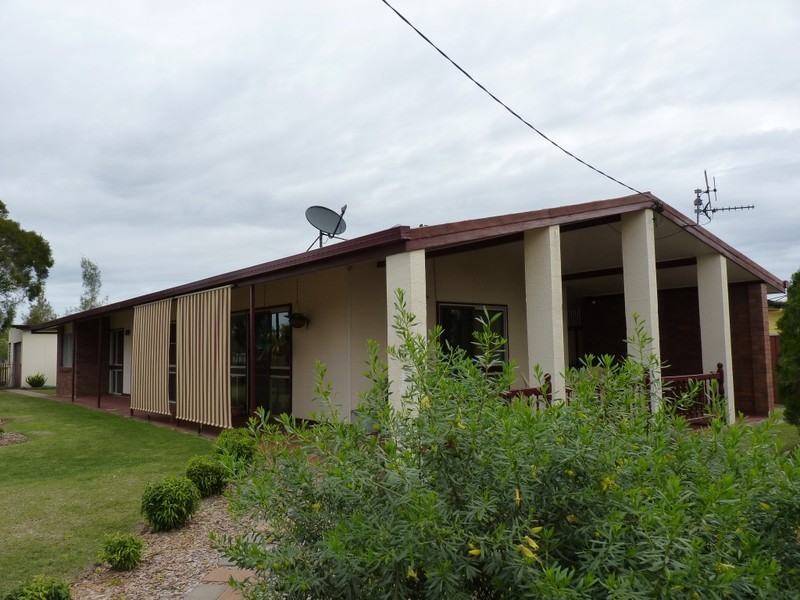 31 Federal Street, Oakey QLD 4401