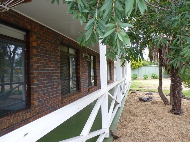 6 Aruma Drive, Oakey QLD 4401