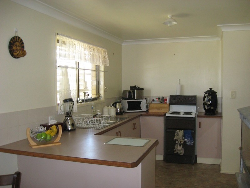 8 COOPER AVENUE, Oakey QLD 4401