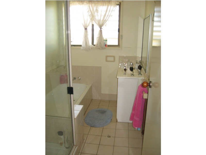 8 COOPER AVENUE, Oakey QLD 4401