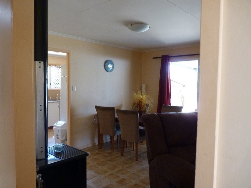 10 James St, Oakey QLD 4401
